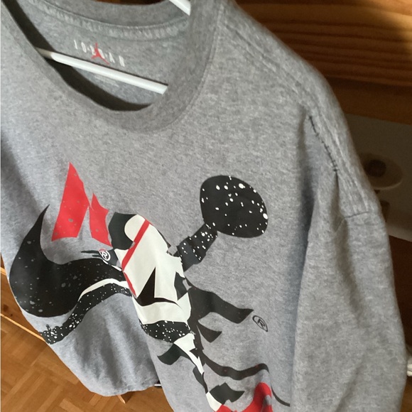 Nike Jordan Gray T-Shirt with Red and Black Graphic - Picture 5 of 7